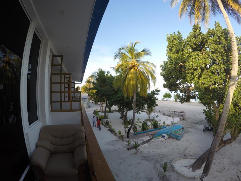 Seven Corals Hotell Maafushi Exteriör bild